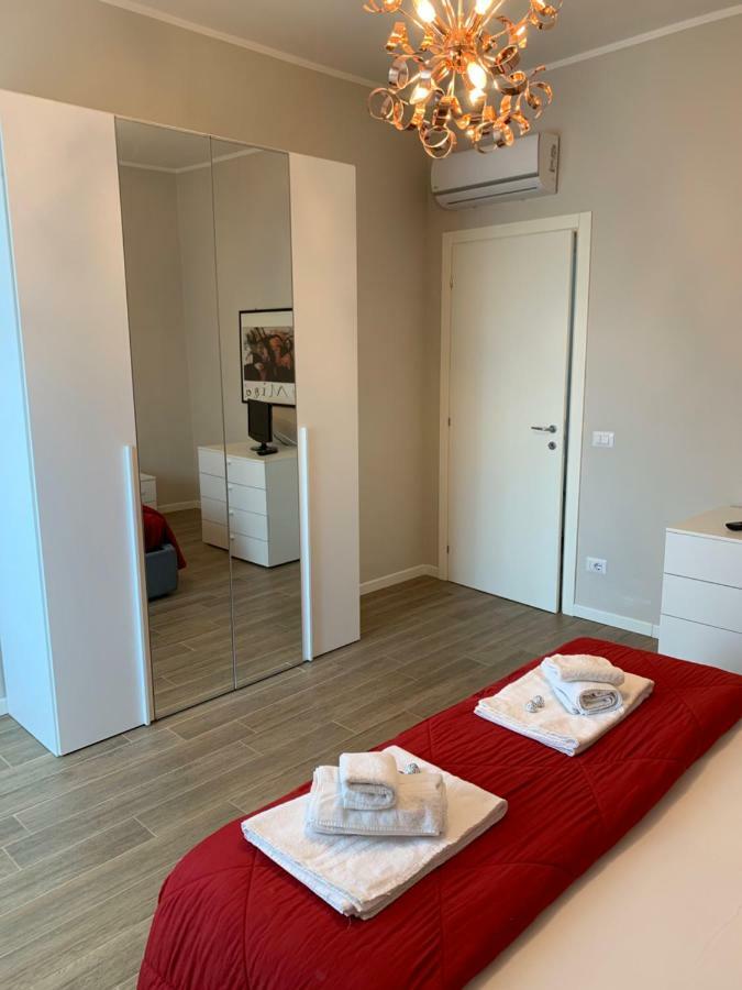 Murari Bra Lounge
