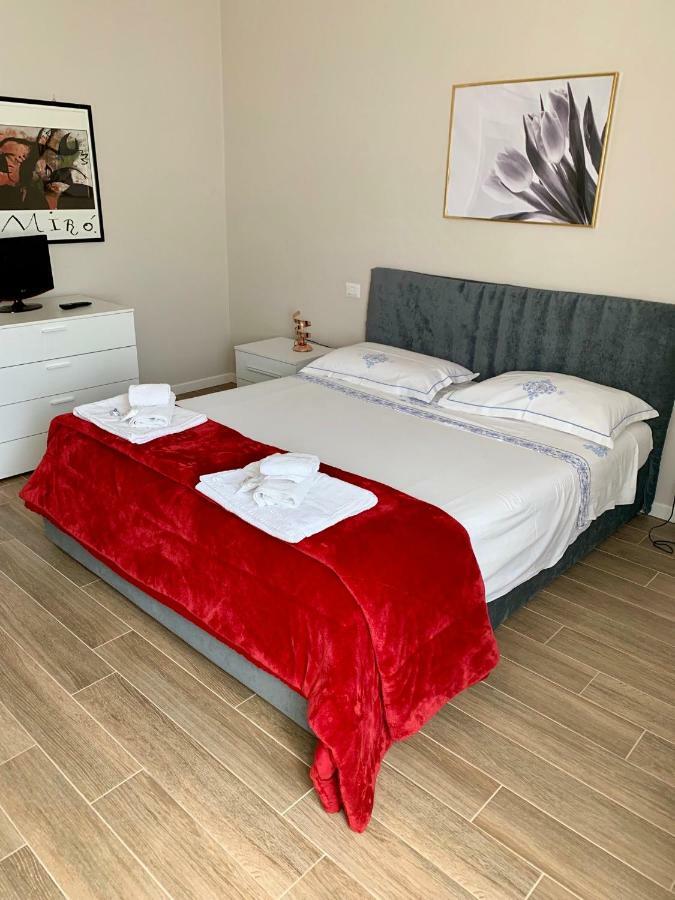 Murari Bra Lounge Apartment